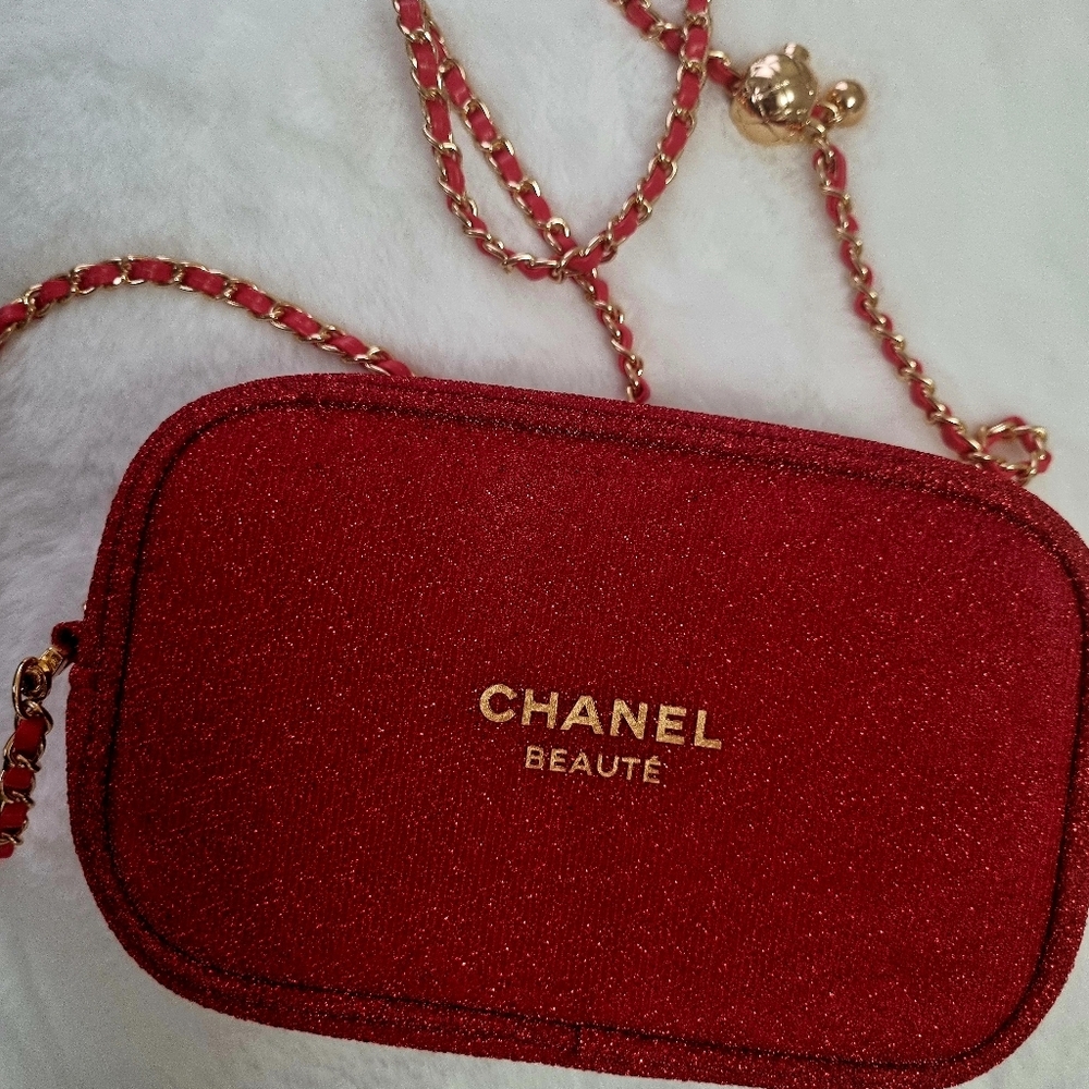 Beauté Red Glitter Crossbody Pouch